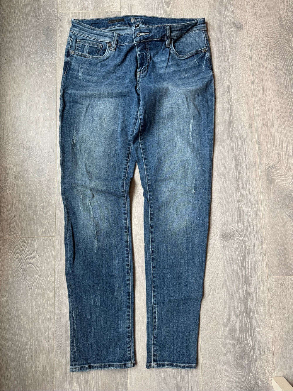 Kut from the Kloth boyfriend Jeans in Faded Blue Wash